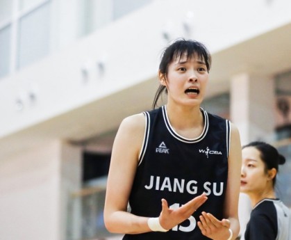 12分钟砍21分！中国女篮26岁2米中锋11投10中：宫鲁鸣该招进她？