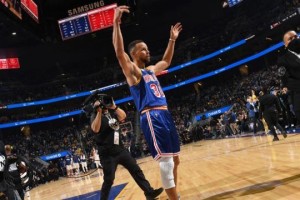 fb体育-单场45分再现疯狂表演，入围75大库里不负盛名