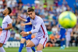 fb篮球直播-巴萨赫塔菲手拉手默契球拿下西甲亚军和保级