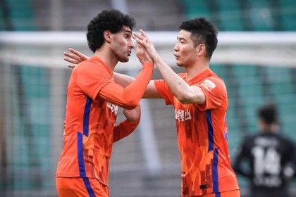 fb体育-【中超】费莱尼破门+失点郭田雨头球 山东2比0河南