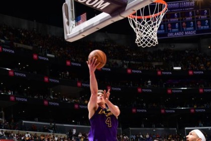 湖人遭绝杀，菜鸟仍有惊喜，第三球星就是他？