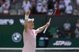 fb体育-连赢两盘抢七，辛纳首夺印第安维尔斯大师赛冠军