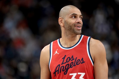 巴图姆谈防下巴特勒绝杀：他机会不错 但我必须挺身而出阻止他