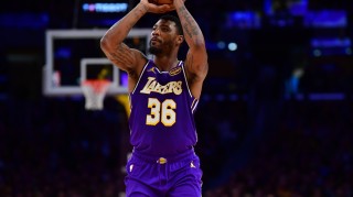 fb足球赛事-防守+空间都被针对！点名东詹&amp;放空斯玛特 湖人高端局一碰就碎？