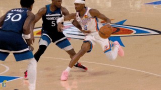 华子亲手送亚历山大20+！这眼神，是要弑父啊！