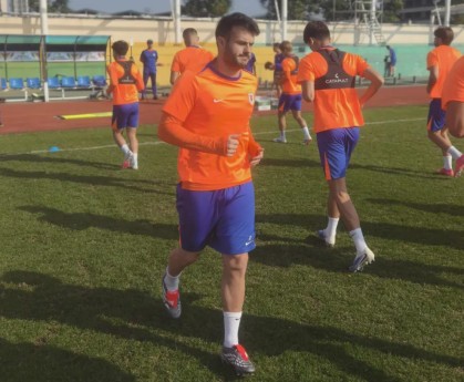 fb足球赛事-山东泰山冬训现场：瓦科归队，投入新赛季备战